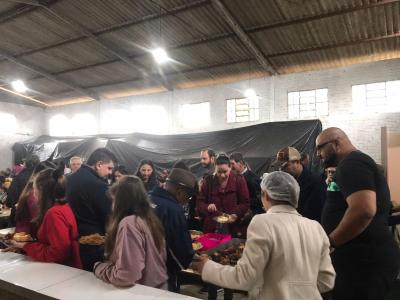 Conselho da Comunidade realizou o 1Âª AlmoÃ§o Beneficente SÃ£o Miguel Arcanjo.
